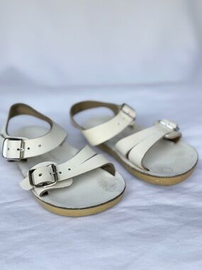 Sun-San Sea Wees size 4 GUC